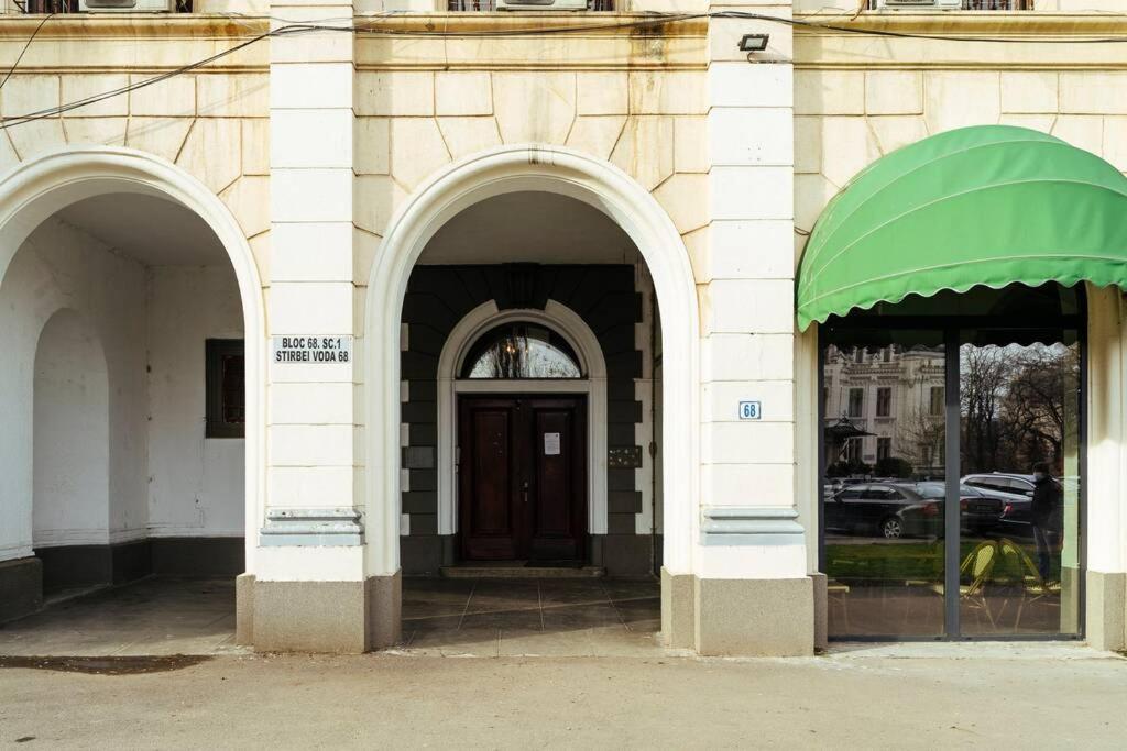 Studio With Private Terrace Next To Cismigiu Букурещ Екстериор снимка