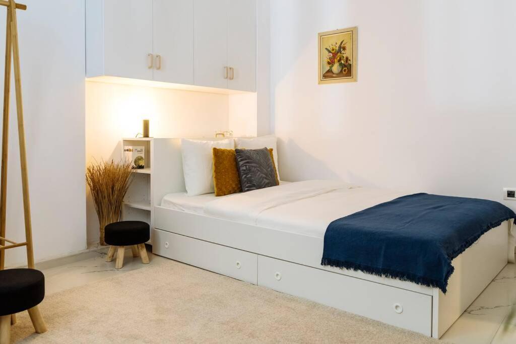 Studio With Private Terrace Next To Cismigiu Букурещ Екстериор снимка