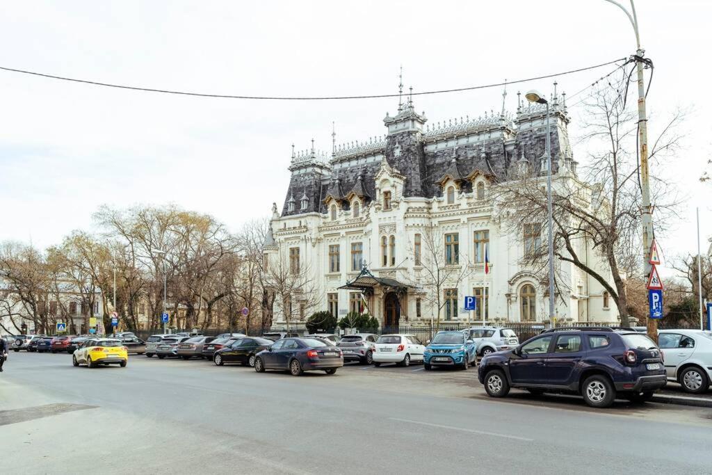 Studio With Private Terrace Next To Cismigiu Букурещ Екстериор снимка