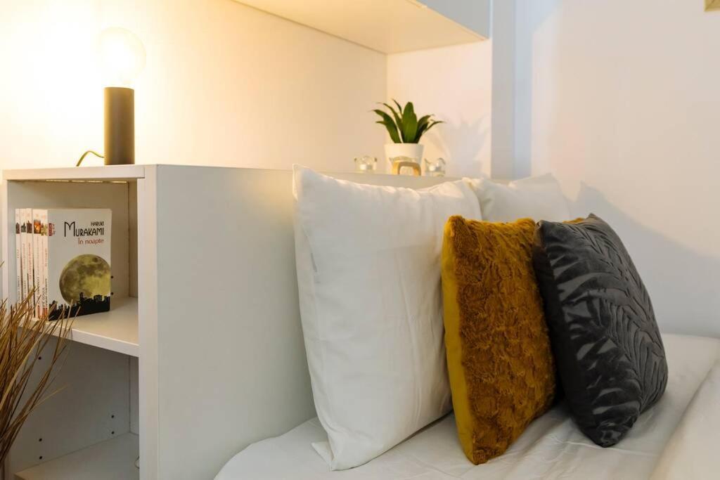Studio With Private Terrace Next To Cismigiu Букурещ Екстериор снимка