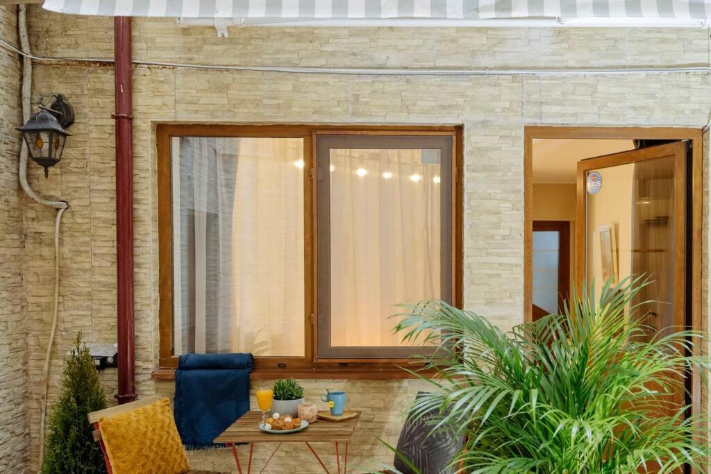 Studio With Private Terrace Next To Cismigiu Букурещ Екстериор снимка